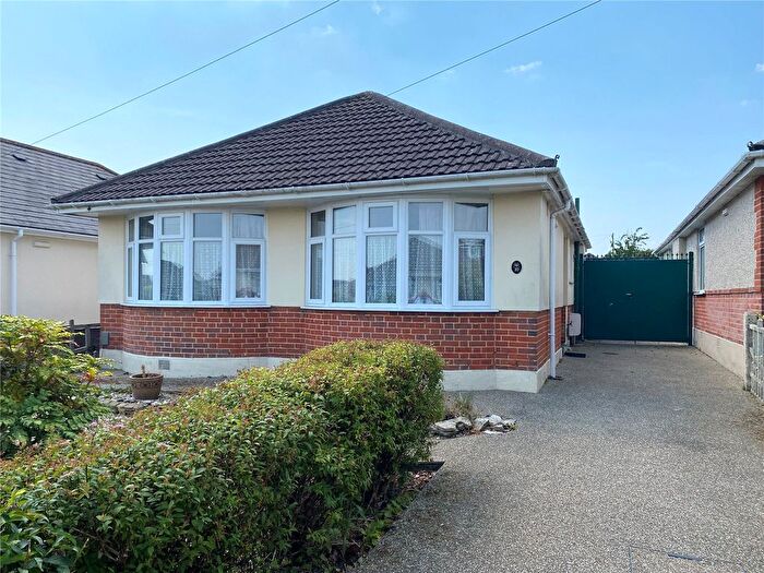 2 Bedroom Bungalow For Sale In Kingsbere Avenue, Ensbury Park, Bournemouth, Dorset, BH10
