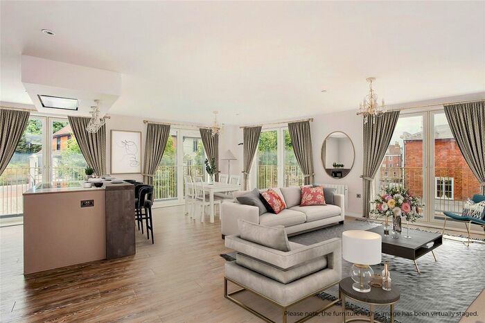 2 Bedroom Flat To Rent In The Potteries, Linden Park Road, TN2