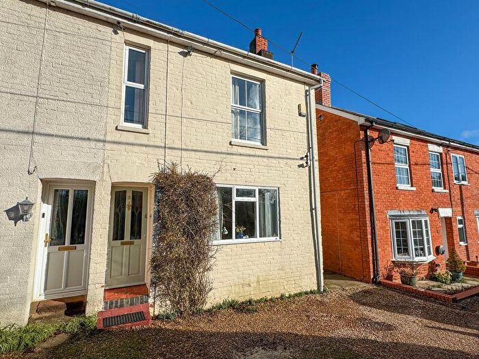 2 Bedroom Semi-Detached House For Sale In Bishops Waltham, SO32