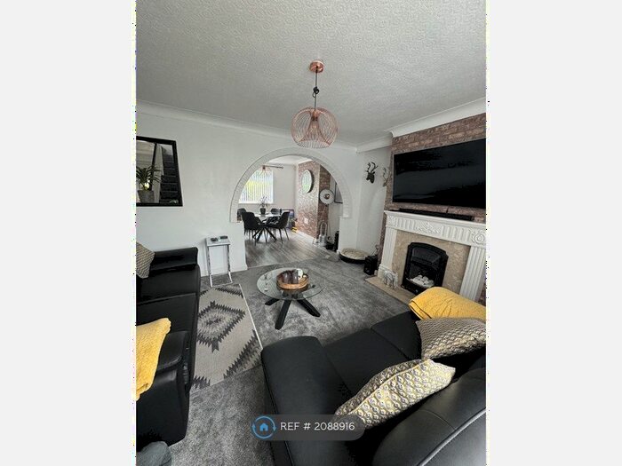 3 Bedroom Terraced House To Rent In Carr House Road, Doncaster, DN4