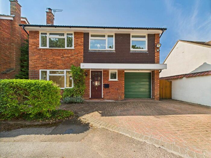 4 Bedroom Detached House For Sale In The Gables, Haddenham, HP17