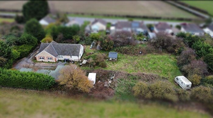 4 Bedroom Detached Bungalow For Sale In Main Road, Dunston, LN4