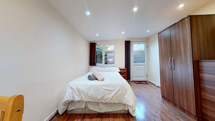 Studio To Rent In Cranhurst Road, London, NW2