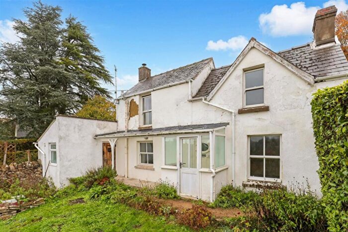 2 Bedroom Cottage For Sale In Pinfarthings Amberley, Stroud, GL5