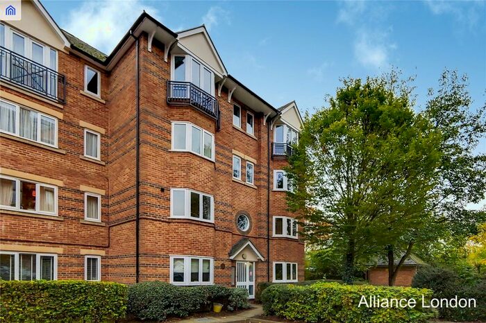 2 Bedroom Flat To Rent In Victory Road, London, E11