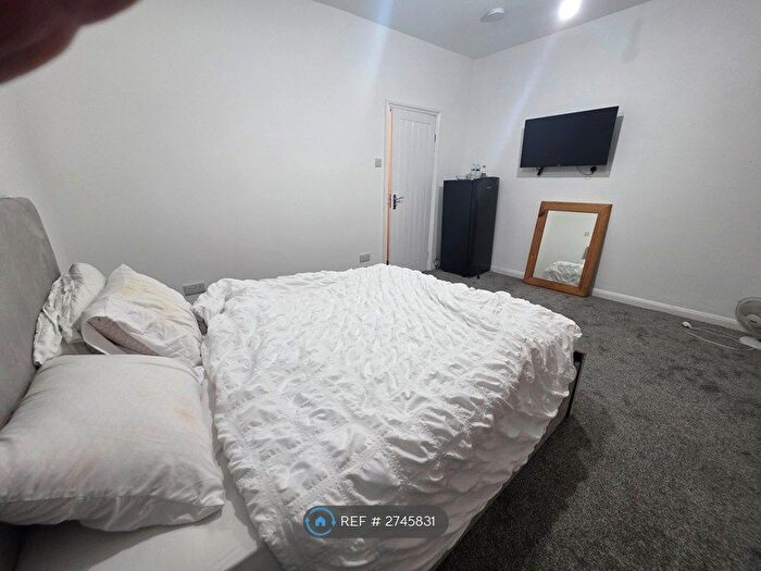 1 Bedroom Flat To Rent In High Road, Ilford, IG1