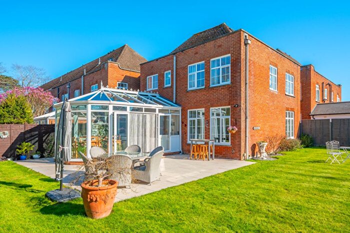 3 Bedroom Detached House For Sale In Mulberry Trees, Shepperton, TW17