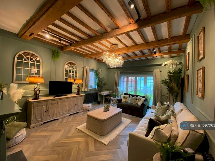 4 Bedroom Semi-Detached House To Rent In St. Peter Street, Marlow, SL7