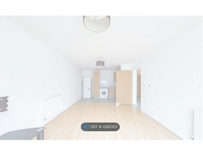 1 Bedroom Flat To Rent In Dolphin Approach, Romford, RM1