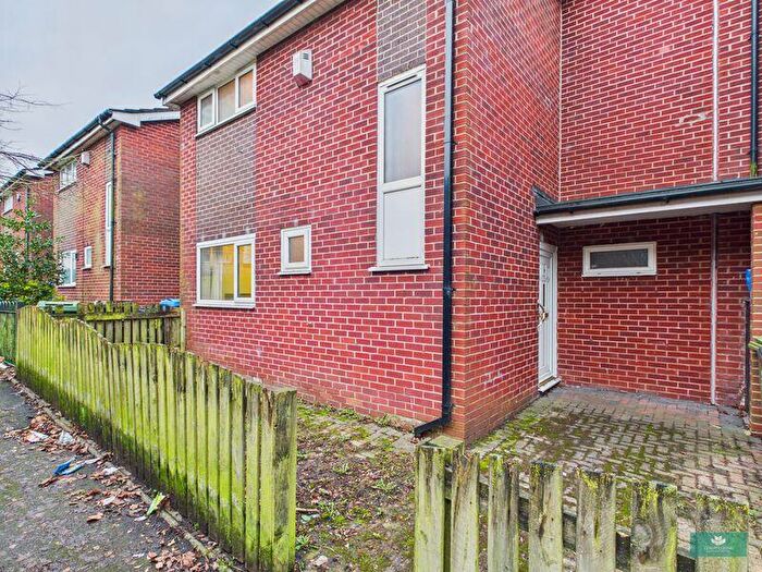 3 Bedroom Terraced House For Sale In Doncaster Walk, Oldham, OL1