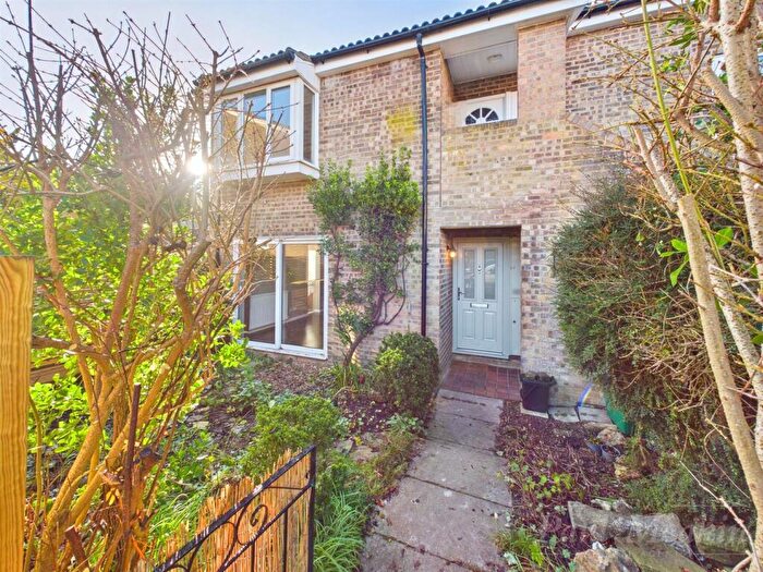 2 Bedroom Maisonette To Rent In Sorrel Bank, Linton Glade, CR0