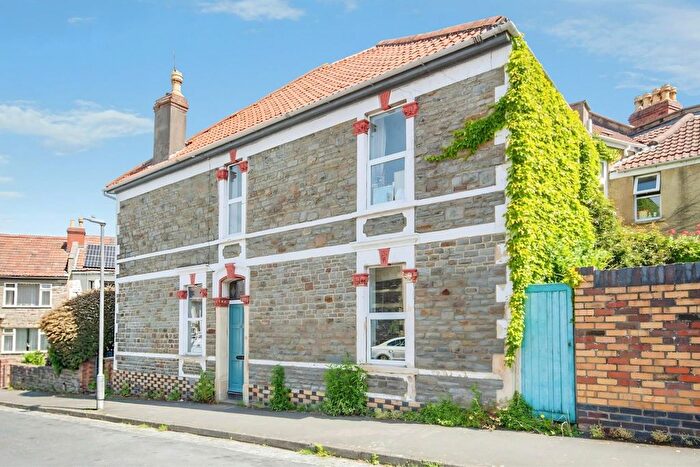 3 Bedroom End Of Terrace House For Sale In Robertson Road, Greenbank, Bristol, BS5