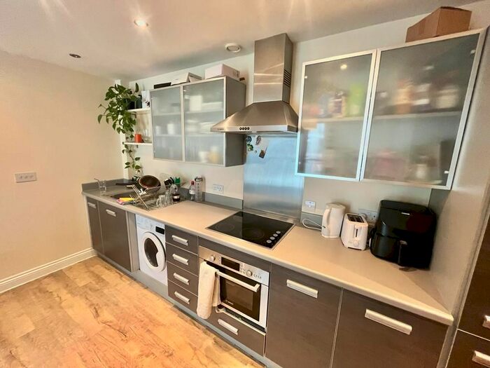 2 Bedroom Flat To Rent In Canal Street, Nottingham, NG1