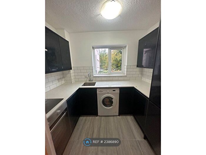 2 Bedroom Flat To Rent In Nelson Court, Buckingham, MK18