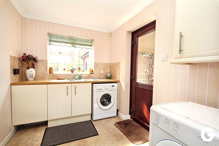 4 Bedroom Detached House For Sale In North Poulner Road, Ringwood, Hampshire, BH24
