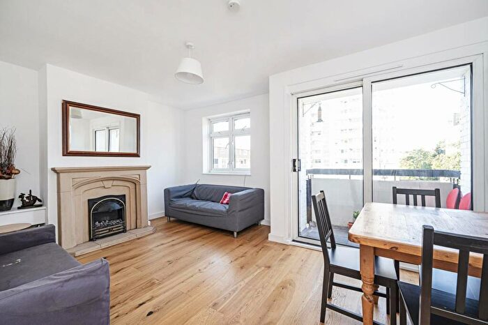 3 Bedroom Maisonette To Rent In Ellsworth Street, Bethnal Green, London, E2