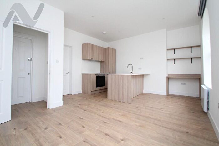 1 Bedroom Apartment To Rent In Seven Sisters Road, London, N4
