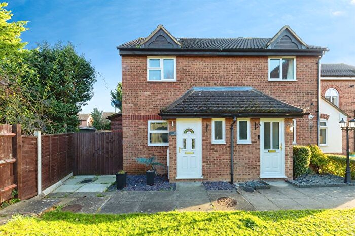 3 Bedroom End Terrace House For Sale In Hayfield, Stevenage, SG2