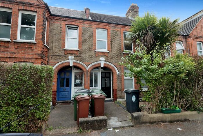 2 Bedroom Flat To Rent In Harris Street, Walthamstow, London, E17