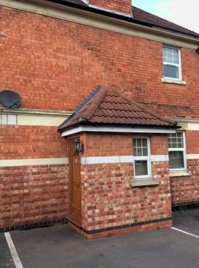2 Bedroom Flat To Rent In Russell Street, Kettering, NN16