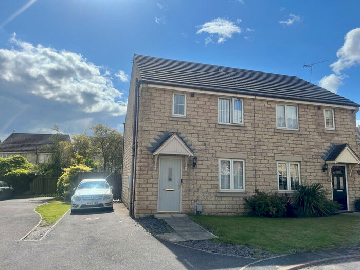 3 Bedroom Semi-Detached House To Rent In Elm Close, Rossington, Doncaster, DN11