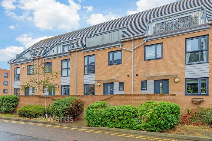 4 Bedroom Town House For Sale In Creek Mill Way, Dartford, Kent, DA1