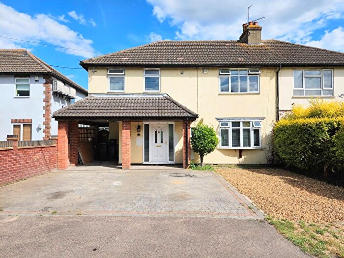 4 Bedroom Semi-Detached House For Sale In Cagefield Cottages, Stambridge Road, Rochford, SS4
