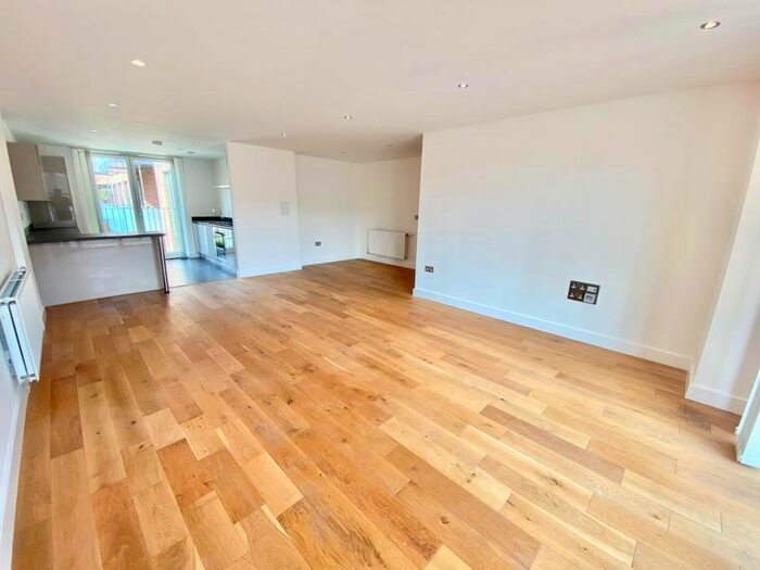 3 Bedroom Flat To Rent In Union Mill Apartments, Samuel Street, London, E8