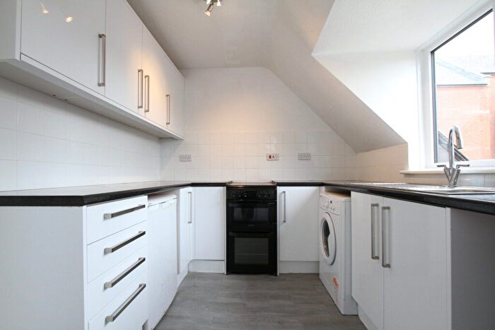 2 Bedroom Flat To Rent In Grafton Lodge, Britannia Road, Banbury, Oxon, OX16