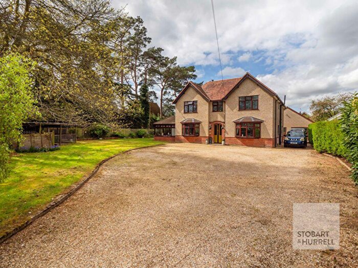 4 Bedroom Detached House For Sale In Stalham Road, Hoveton, Norfolk, NR12