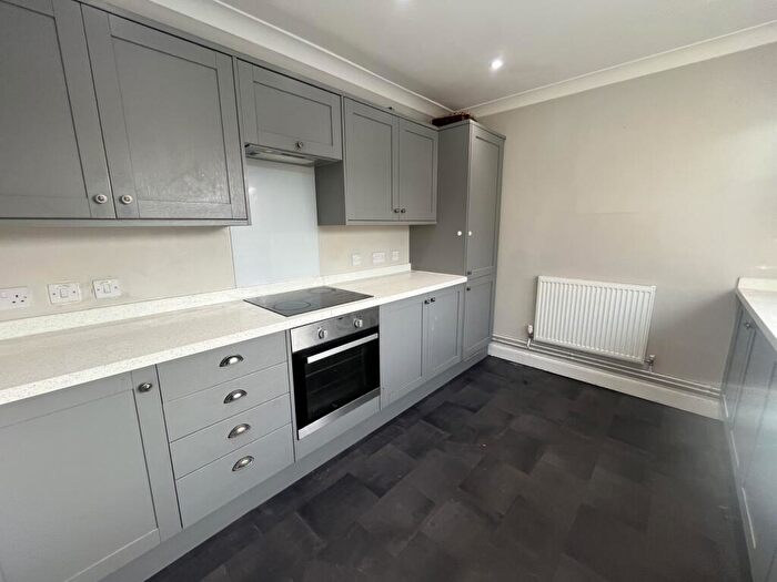 3 Bedroom Maisonette To Rent In Burlington Court, Nottingham, Nottinghamshire, NG5