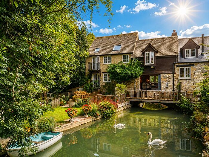 7 Bedroom Semi Detached House For Sale In Witney Street, Burford, Oxfordshire, OX18
