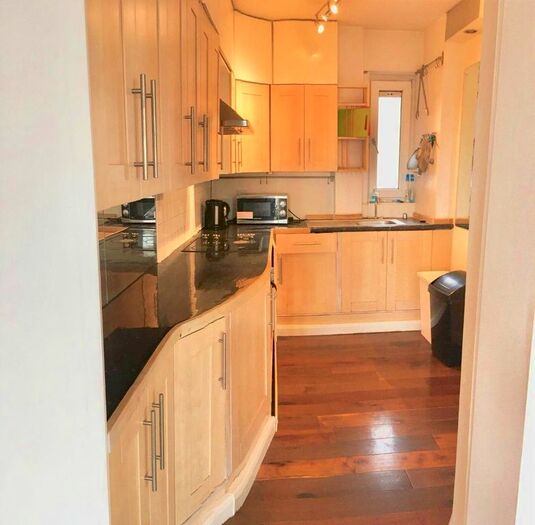 3 Bedroom Flat To Rent In Reynolds House, Approach Road, Bethnal Green, London Filelds, London, E2