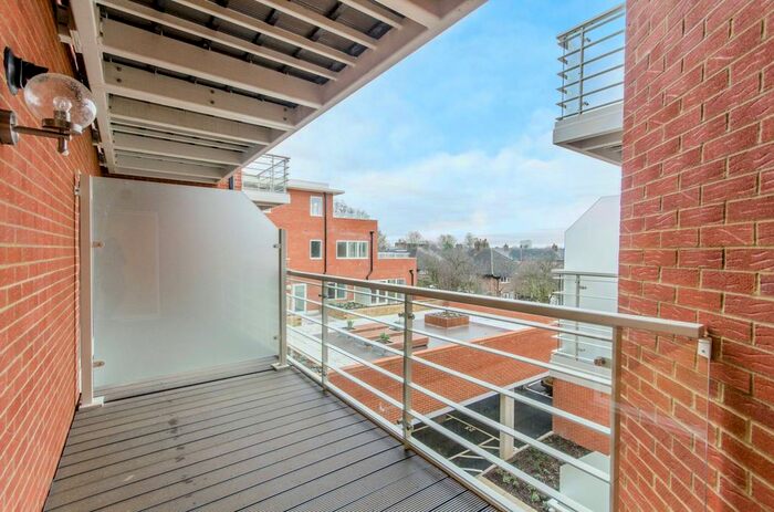 2 Bedroom Flat To Rent In Kingston Road, Wimbledon, London, SW20