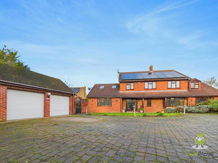 5 Bedroom Detached House For Sale In Very Large Extended Family Home, ME7