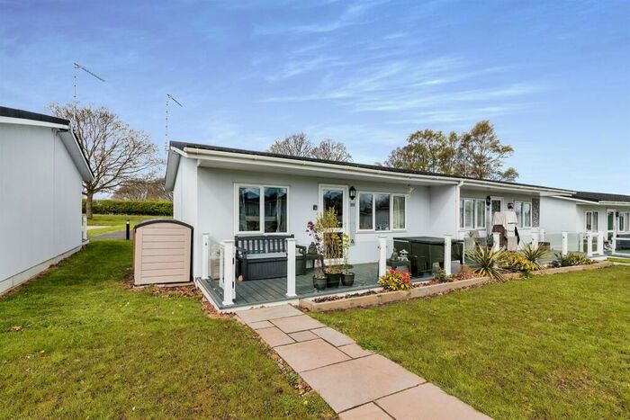 2 Bedroom Semi-Detached Bungalow To Rent In Marsh Road, Lowestoft, NR33