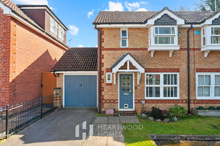 2 Bedroom Semi Detached House For Sale In Longacres, St. Albans, AL4