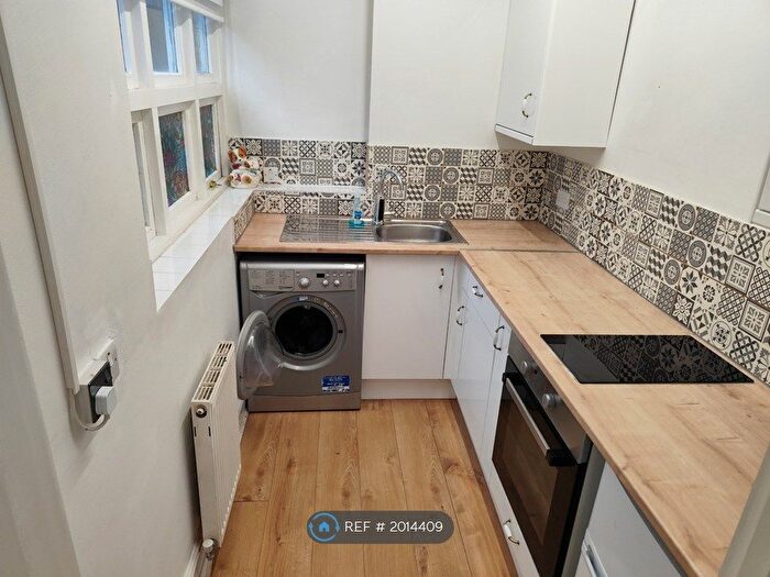 1 Bedroom Flat To Rent In Woodborough Road, Nottingham, NG3