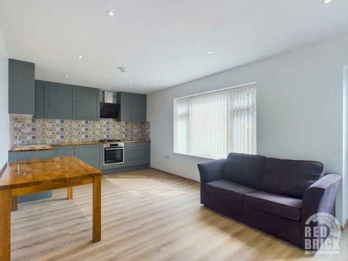 3 Bedroom End Of Terrace House To Rent In St. Catherines Close, Coventry, CV3