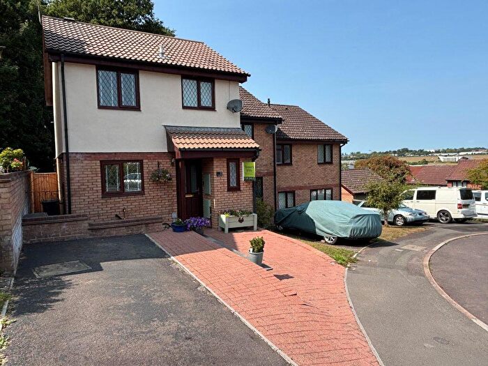 3 Bedroom End Of Terrace House For Sale In Ridgemead, Yeovil, Somerset, BA20