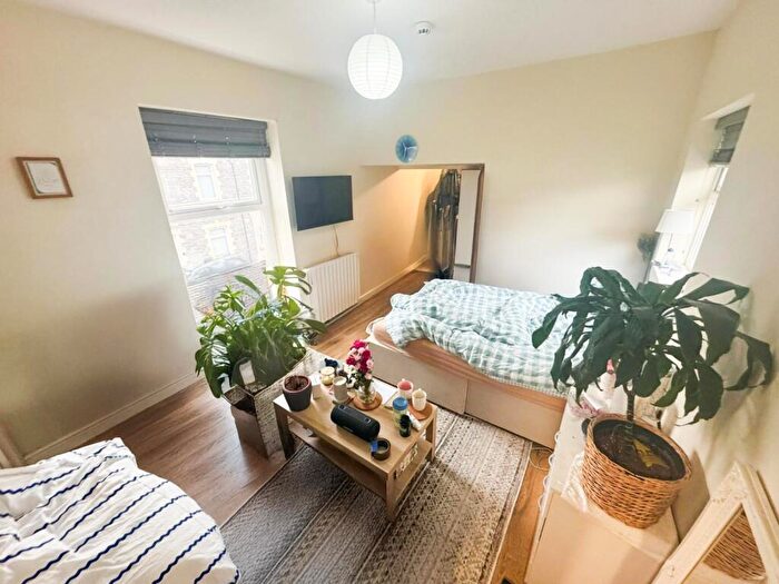 Studio To Rent In Piercefield Place, Adamsdown, CF24