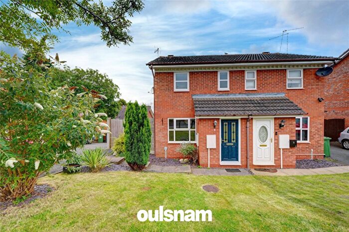 2 Bedroom Semi-Detached House For Sale In Hammond Close, Droitwich, Worcestershire, WR9
