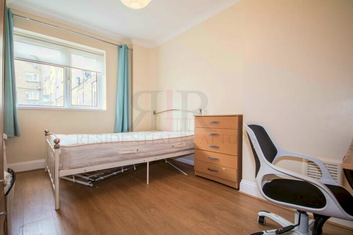 2 Bedroom Flat To Rent In Amery House, Kinglake Street, London, SE17