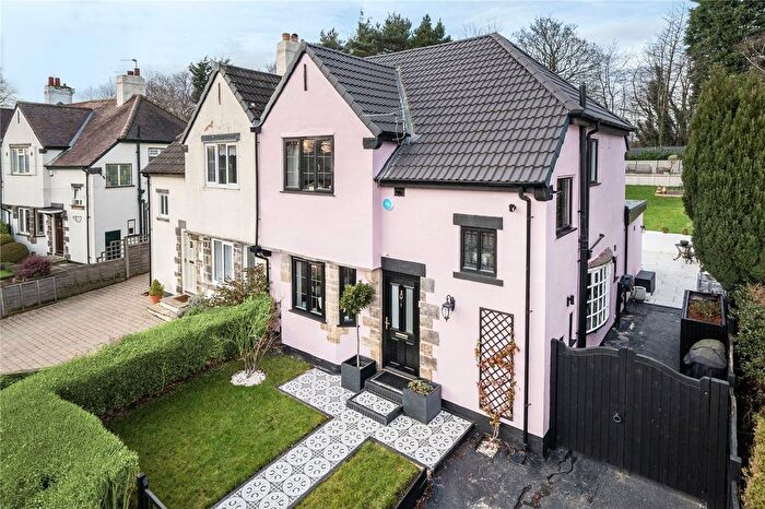 3 Bedroom Semi Detached House For Sale In Parkland Drive, Leeds, West Yorkshire, LS6