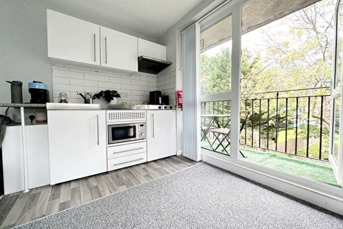 Studio To Rent In The Approach, Orpington, BR6