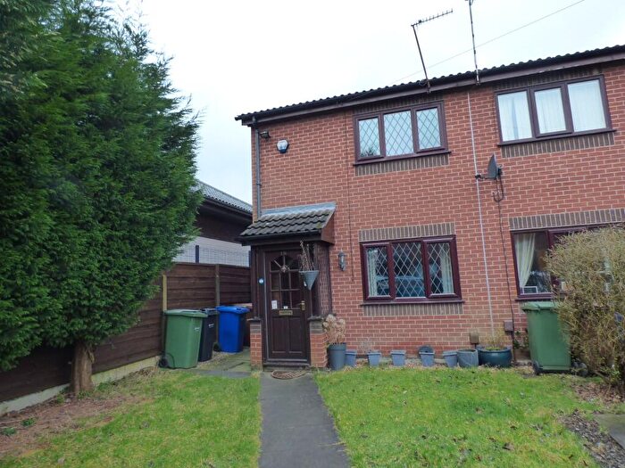 2 Bedroom Mews To Rent In Yeoman Close Stockport Hazel Grove, SK7