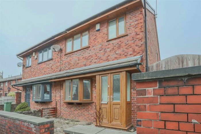 3 Bedroom Semi-Detached House To Rent In St. Georges Street, Tyldesley, Manchester, M29