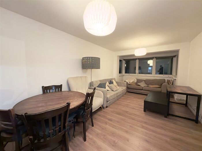 2 Bedroom Flat To Rent In Mimosa, Avenue Road, N15