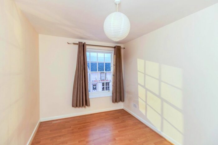 1 Bedroom Flat To Rent In High Street, Dunmow, CM6