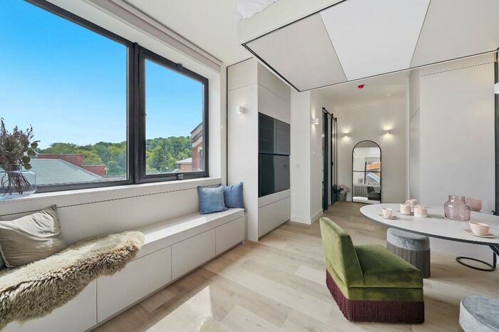 1 Bedroom Flat To Rent In Burghley Drive, Corby, Northamptonshire, NN18